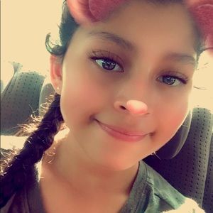 Meet your Posher, Daira